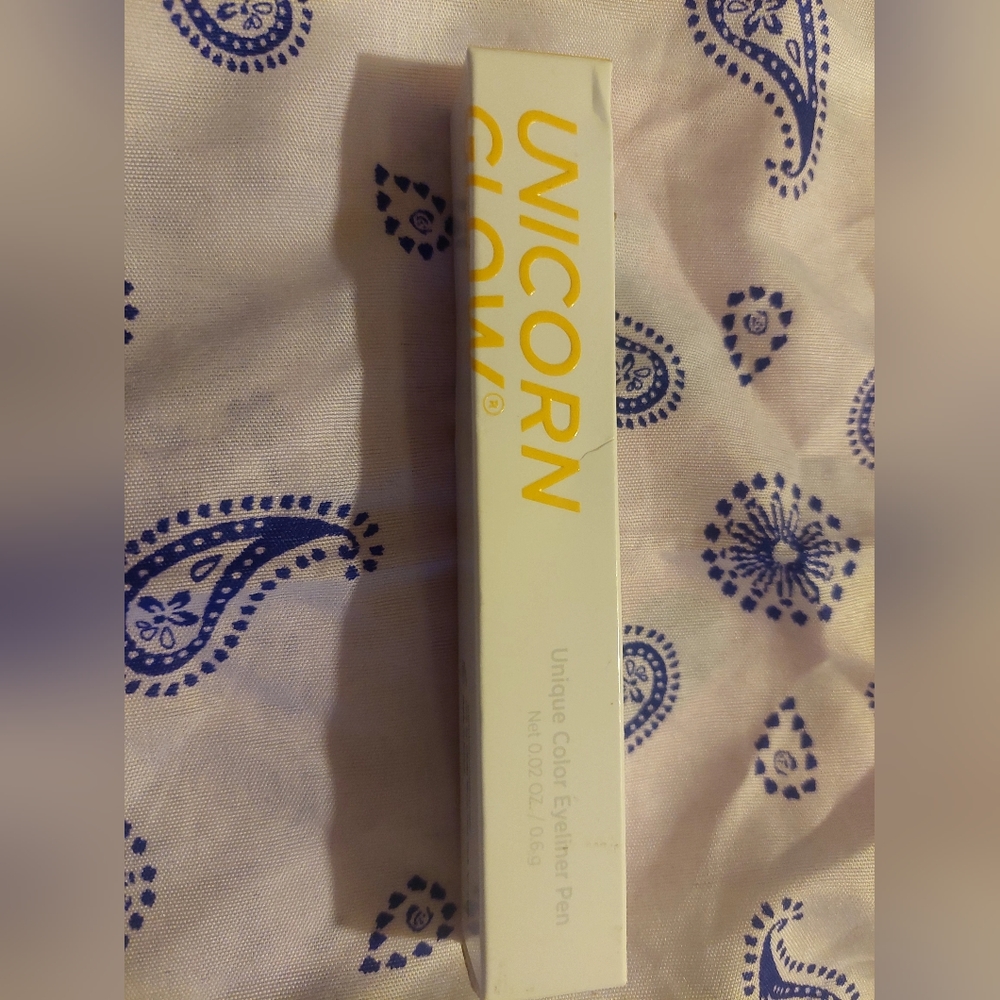 Unicorn Glow Eyeliner Pen